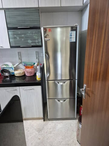 Furnished Amenities in 3 BHK Apartment at Santacruz West – for Rent