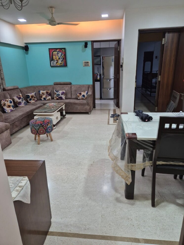 Team Area, santacruz west 3 Bedroom 1200 Sq.Ft. Apartment In Santacruz West Mumbai 9431132