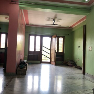Living Room in 3.5 BHK Villa at Sector 21 – for Rent