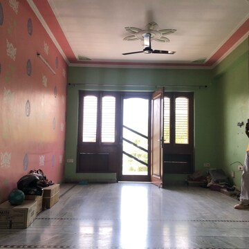 Living Room in 3.5 BHK Villa at Sector 21 – for Rent