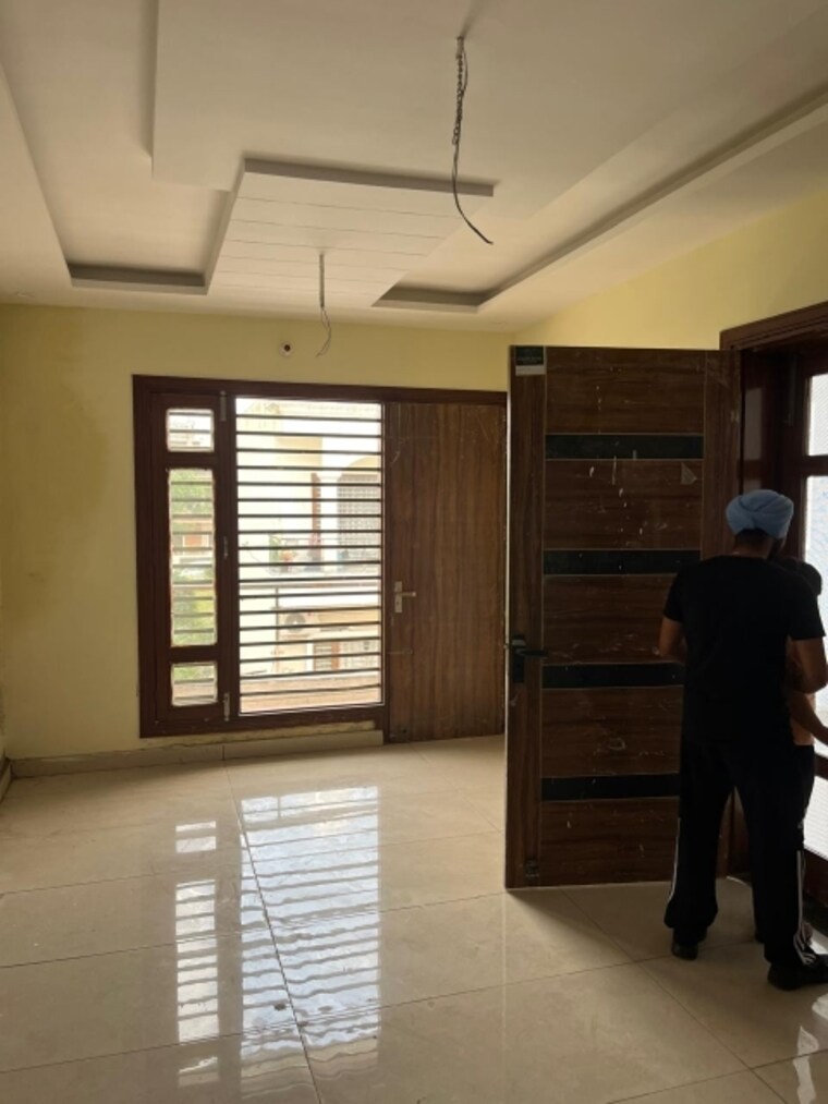 Room, sunny enclave 3 Bedroom 105 Sq.Yd. Independent House In Sunny Enclave Mohali 9431204