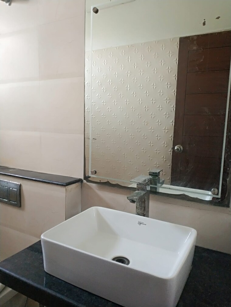 Bathroom, rwa-apartments-sector-47 2 Bedroom 1700 Sq.Ft. Builder Floor In Sector 47 Noida 9431197