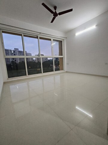 Room in 2 BHK Apartment at Ganga Platino, Kharadi – for Rent
