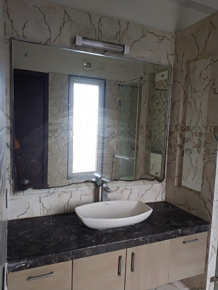 Bathroom, rwa-apartments-sector-47 2 Bedroom 1705 Sq.Ft. Builder Floor In Sector 47 Noida 9431362
