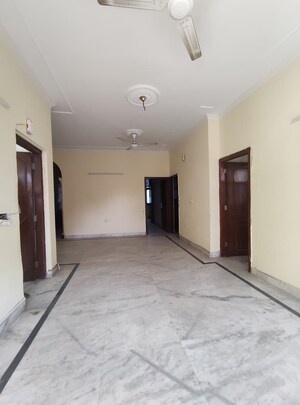 Room in 4 BHK Apartment at Emaar Palm Hills, Sector 77 – for Rent