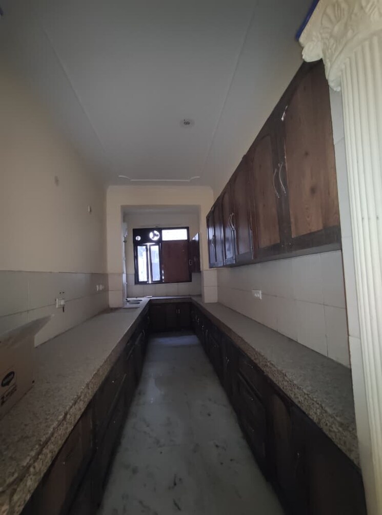 Kitchen, emaar-palm-hills 4 Bedroom 1950 Sq.Ft. Apartment In Sector 77 Gurgaon 9431213