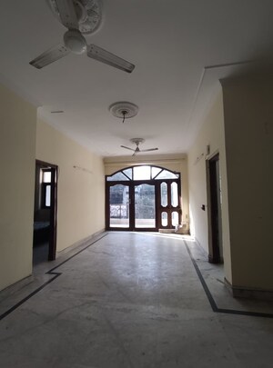 Room in 4 BHK Apartment at Emaar Palm Hills, Sector 77 – for Rent