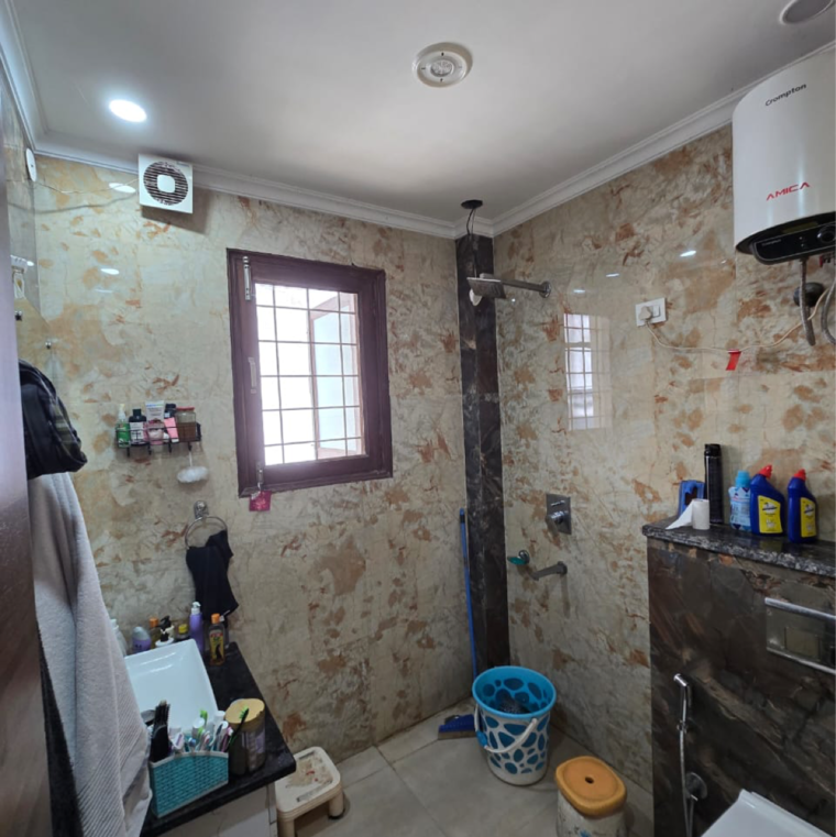 Bathroom, sector 23 3.5 Bedroom 1500 Sq.Ft. Builder Floor In Sector 23 Gurgaon 9431321