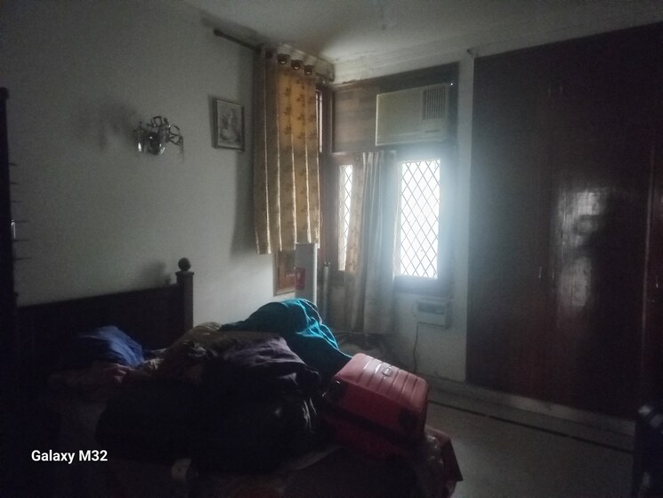 Living Room, vasant vihar 3 Bedroom 2000 Sq.Ft. Builder Floor In Vasant Vihar Delhi 9431310