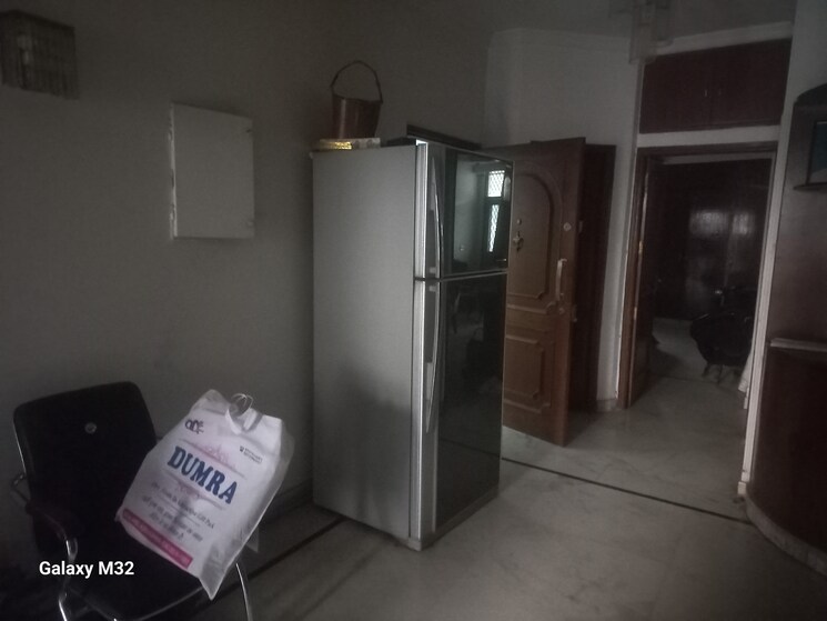 Room, vasant vihar 3 Bedroom 2000 Sq.Ft. Builder Floor In Vasant Vihar Delhi 9431310