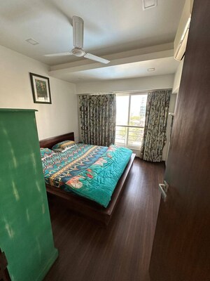 Bedroom in 3 BHK Apartment at Bandra West – for Rent