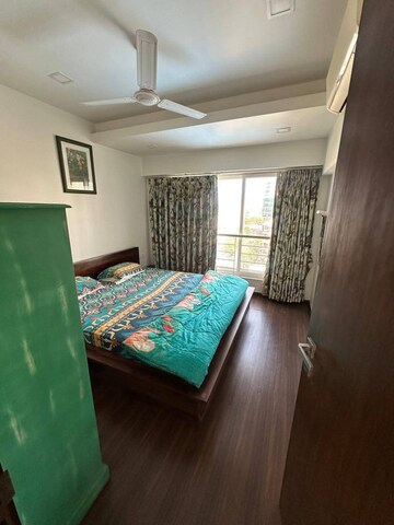 Bedroom in 3 BHK Apartment at Bandra West – for Rent