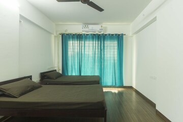  Pg For Rent in Borivali East