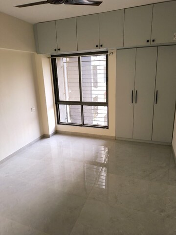 Room in 2.5 BHK Apartment at Ten United Athashri, Dhanori – for Rent