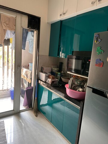Kitchen in 2.5 BHK Apartment at Kalpataru Towers, Kandivali East – for Sale