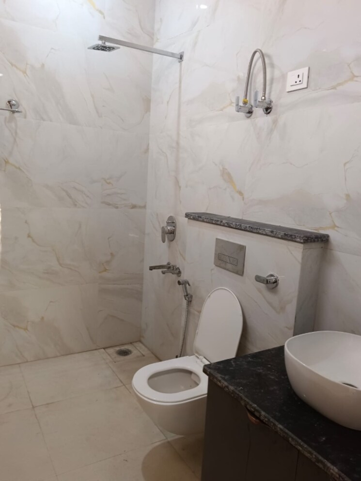 Bathroom, sector 46 3 Bedroom 1700 Sq.Ft. Independent House In Sector 46 Noida 9431597