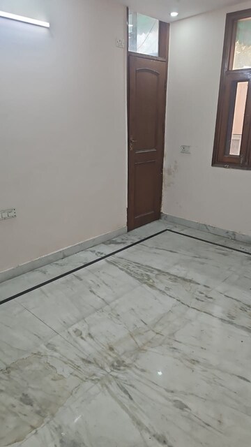 Room in 2 BHK Builder Floor at Wakad – for Rent