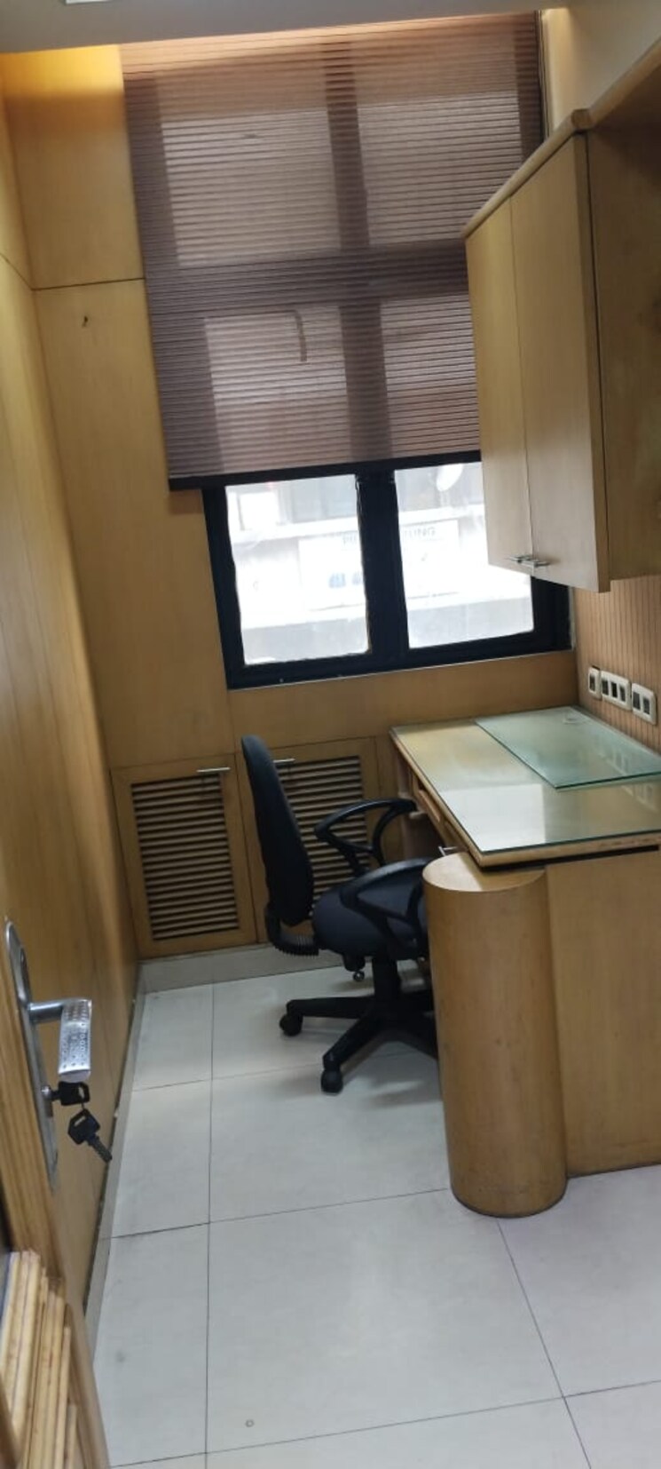 Team Area, janakpuri Commercial Office Space 850 Sq.Ft. In Janakpuri Delhi 9431697