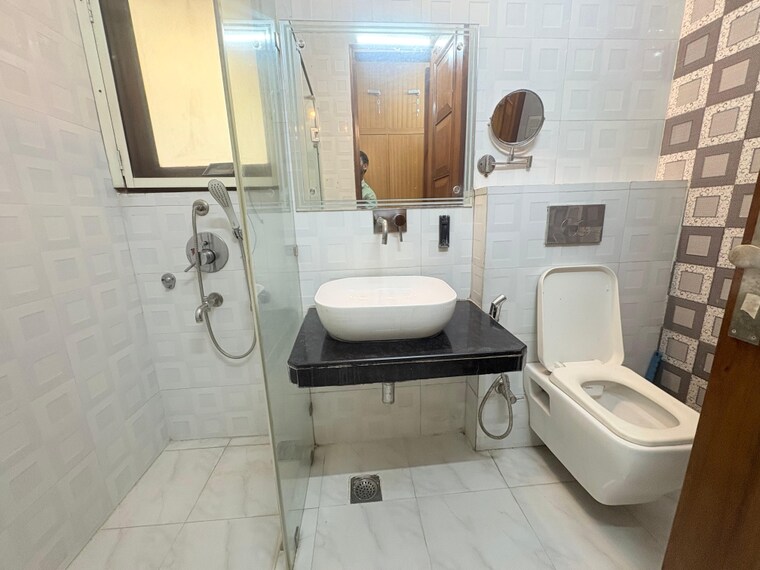 Bathroom, sector 43 6+ Bedroom 161 Sq.Yd. Independent House In Sector 43 Gurgaon 9431674
