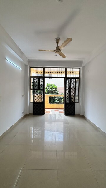Room in 2 BHK Apartment at Ashiana Green, Ahinsa Khand 2 – for Sale