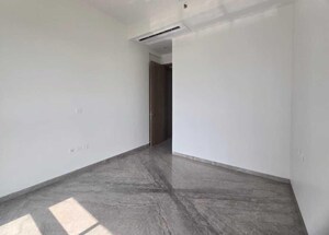 Room in 3 BHK Apartment at Prestige Jasdan Classic, Mahalaxmi – for Rent