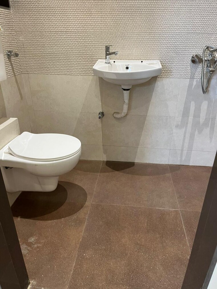 Bathroom, nalasopara west 2 Bedroom 585 Sq.Ft. Apartment In Nalasopara West Palghar 9431806