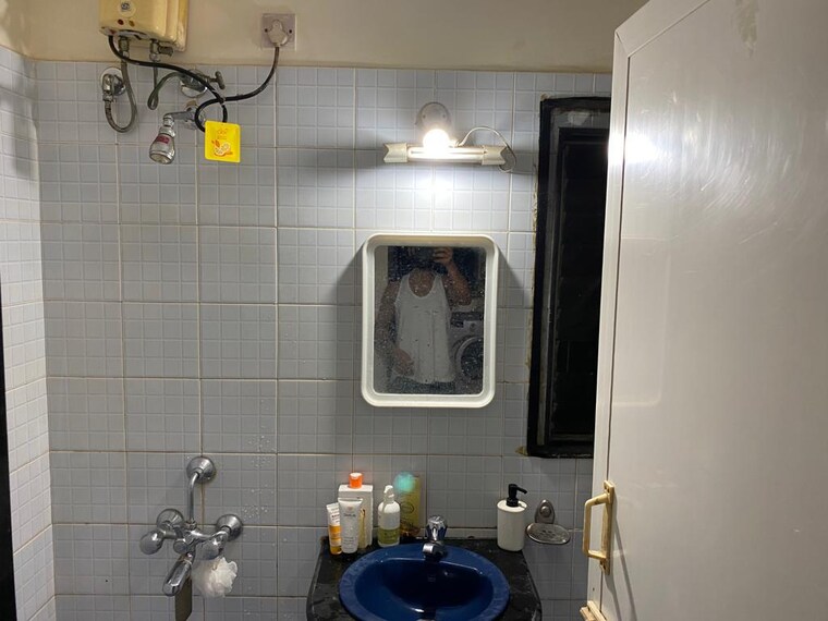 Bathroom, thakur-gayatri-satsang 1 Bedroom 595 Sq.Ft. Apartment In Kandivali East Mumbai 9431869