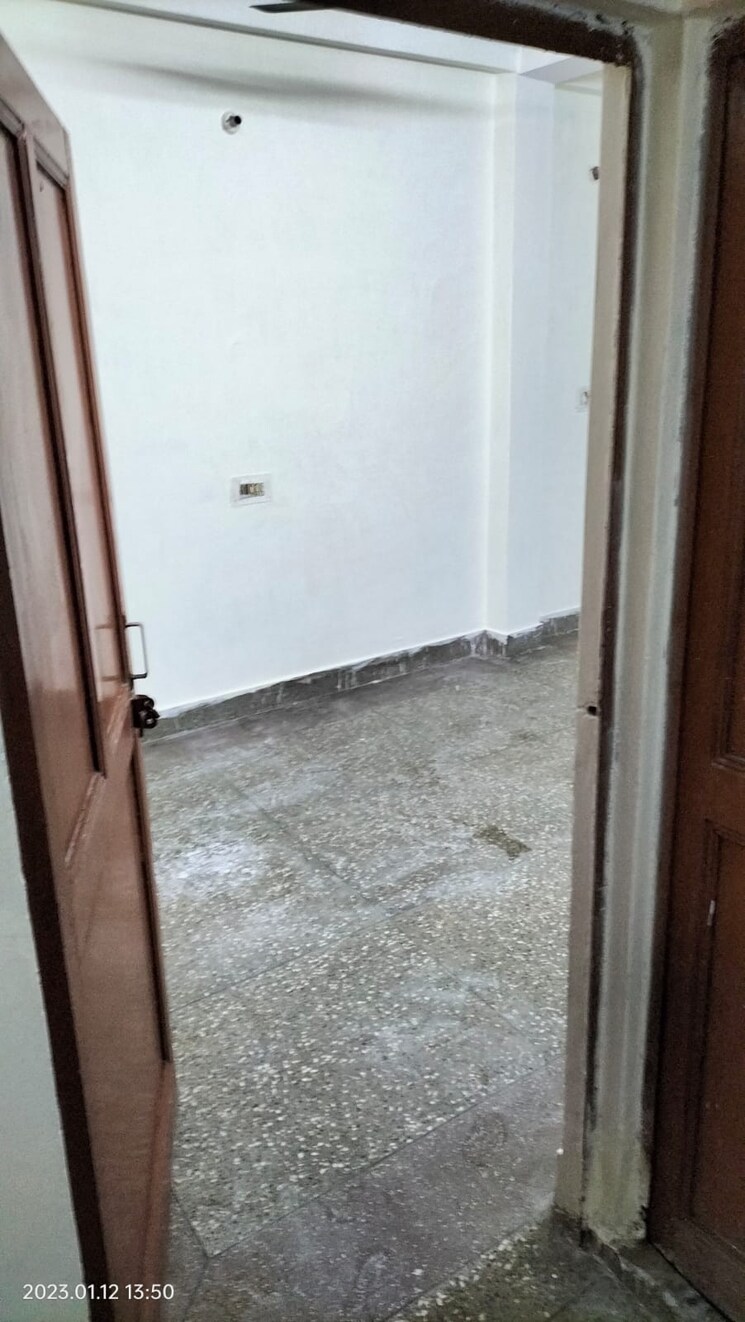 Room, mayur vihar 1.5 Bedroom 400 Sq.Ft. Builder Floor In Mayur Vihar Delhi 9431926