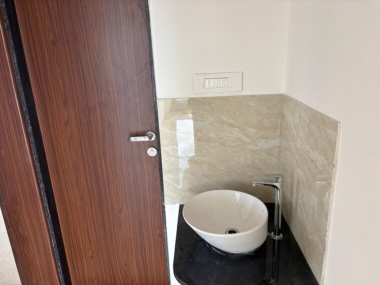 Bathroom, vj-yashwin-nuovo-centro 3 Bedroom 974 Sq.Ft. Apartment In Wakad Pune 9431931