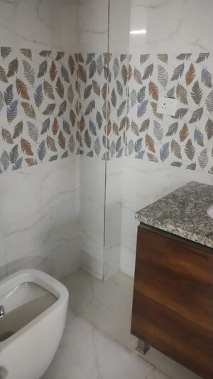 Bathroom in 1 BHK Builder Floor at Sector 54 – for Rent