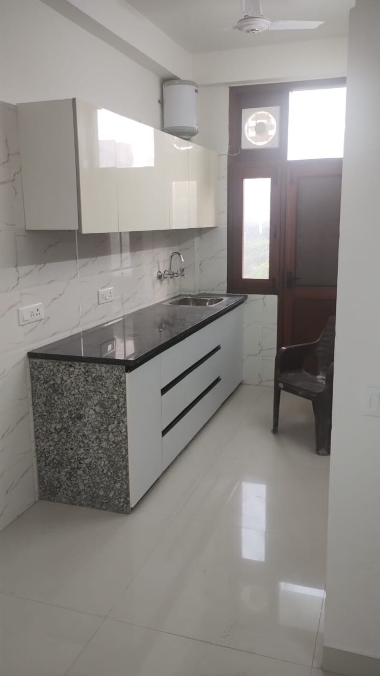 Kitchen, sector 54 1 Bedroom 600 Sq.Ft. Builder Floor In Sector 54 Gurgaon 9432012