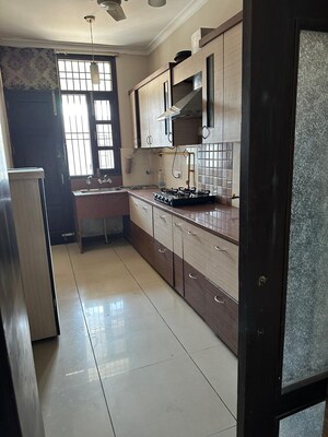 Kitchen in 2 BHK Builder Floor at Sector 36 – for Rent