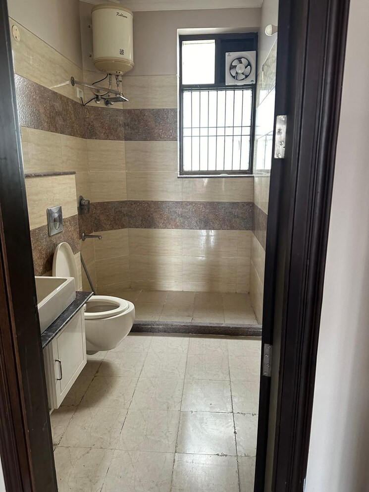 Bathroom, sector 36 2 Bedroom 3000 Sq.Ft. Builder Floor In Sector 36 Chandigarh 9432133