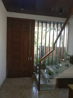 Staircase in 3 BHK Builder Floor at Sector 43 – for Rent