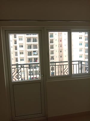 Room in 4 BHK Apartment at Suncity Essel Tower, Sector 28 – for Rent