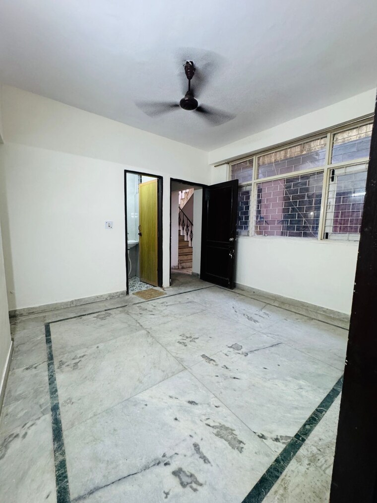 Room, saket 2 Bedroom 850 Sq.Ft. Builder Floor In Saket Delhi 9432362