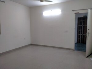 Room in 2 BHK Apartment at Tulip Lemon, Sector 69 – for Rent