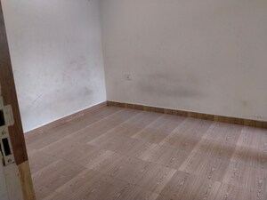 Room in 2 BHK Apartment at Tulip Lemon, Sector 69 – for Rent