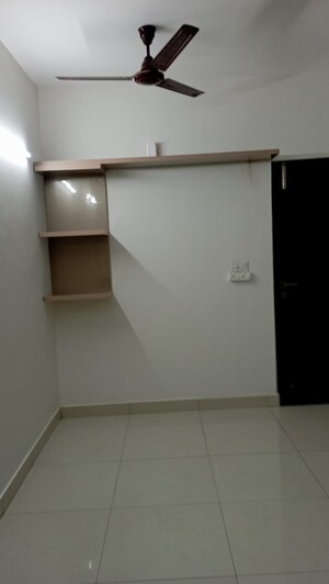 Room in 3 BHK Apartment at Suncity Essel Tower, Sector 28 – for Rent