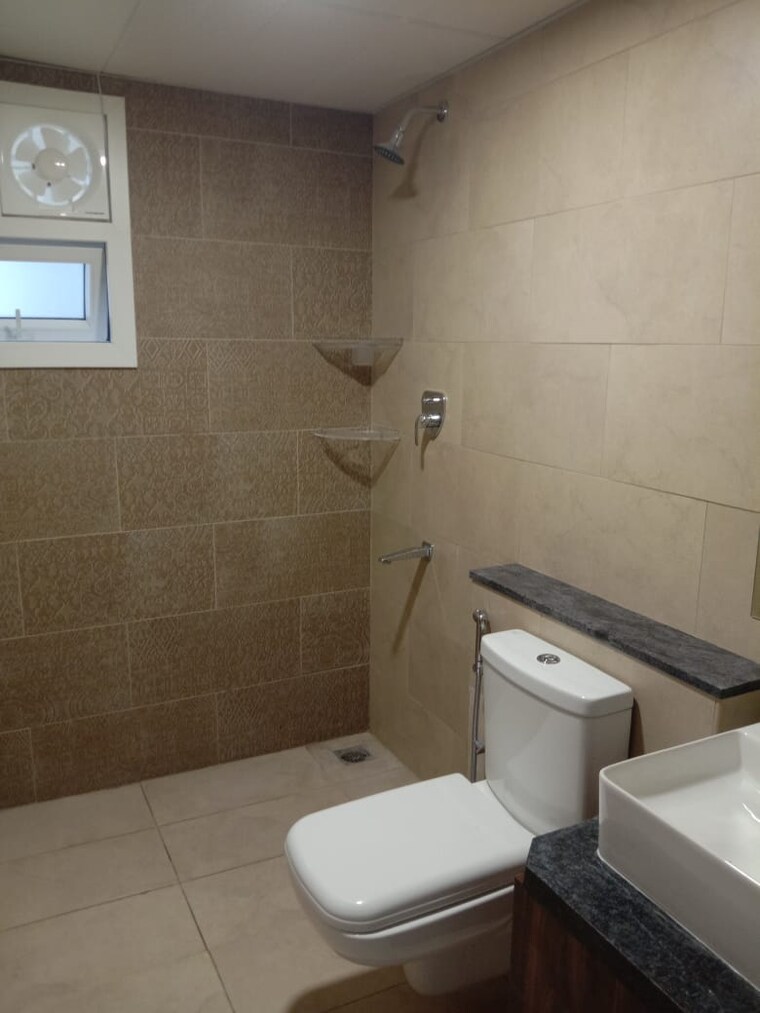 Bathroom, suncity-essel-tower 4 Bedroom 2750 Sq.Ft. Apartment In Sector 28 Gurgaon 9432261
