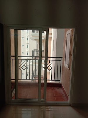 Room in 3 BHK Apartment at Suncity Essel Tower, Sector 28 – for Rent