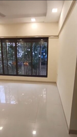 Room in 1 BHK Apartment at Rashmi Chhaya CHS, Kandivali West – for Rent