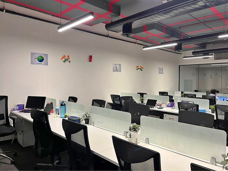 Team Area, vijay nagar Commercial Office Space 2200 Sq.Ft. In Vijay Nagar Indore 9432403