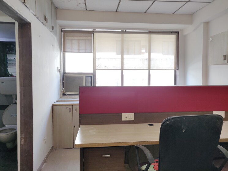 Team Area, malad west Commercial Office Space 290 Sq.Ft. In Malad West Mumbai 9432576