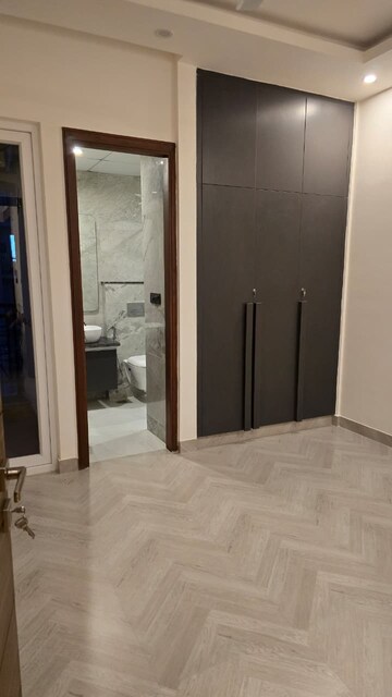 Building Lobby in 2.5 BHK Apartment at Ireo Skyon, Sector 60 – for Sale