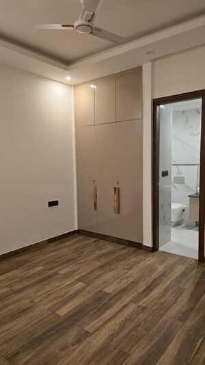 Room in 2.5 BHK Apartment at Ireo Skyon, Sector 60 – for Sale