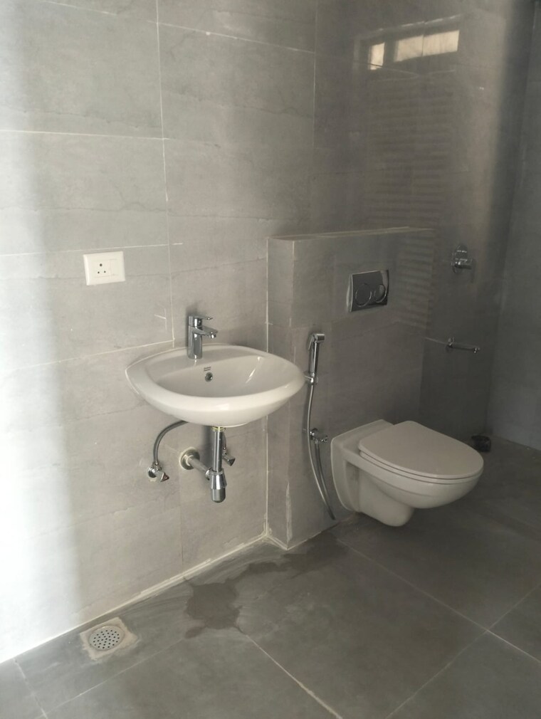 Bathroom, siddha-seabrook 2 Bedroom 683 Sq.Ft. Apartment In Kandivali West Mumbai 9432513