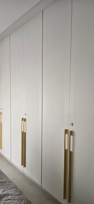 Furnished Amenities in 3 BHK Apartment at New India Grace Luxuria, Malad West – for Rent