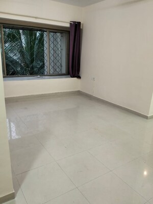 Room in 1 BHK Apartment at RNA Regency Park, Kandivali West – for Rent