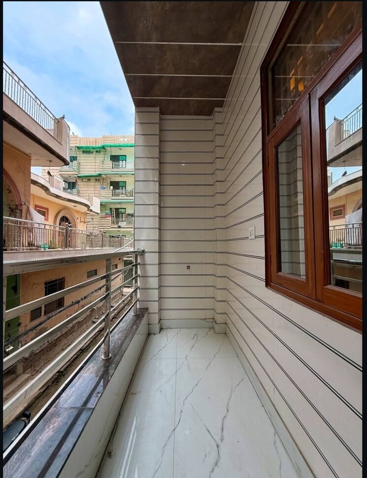 Balcony, sa-homes-i 2.5 Bedroom 453 Sq.Ft. Builder Floor In Uttam Nagar Delhi 9432608